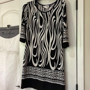 Fun retro dress. Black and white. 3/4 sleeve. Size small